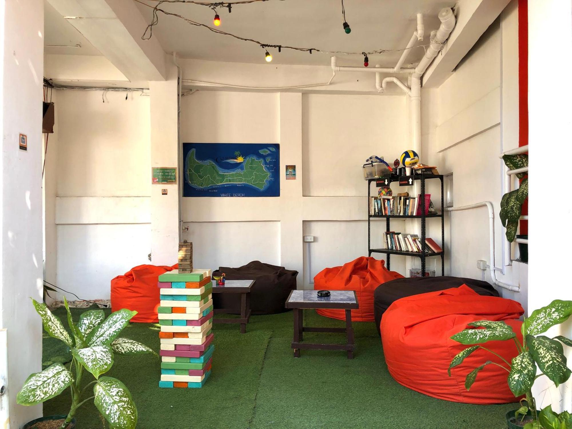 Chill Out Hostel Balabag  Eksteriør billede